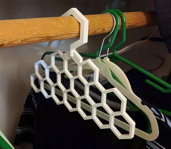 Crochet pivotant 360° (impression sans assemblage)
