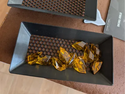 Low filament stackable game / token trays 