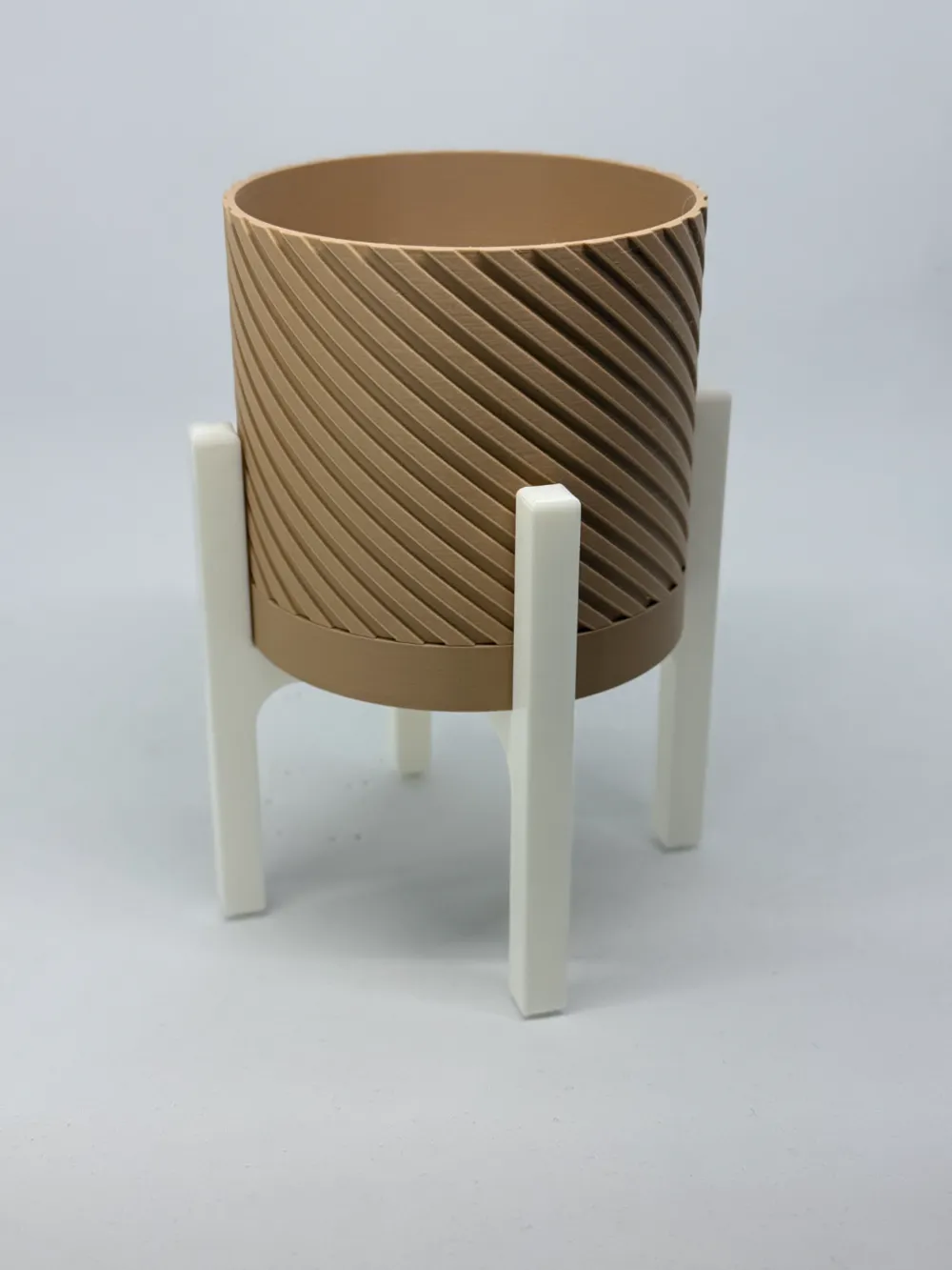 Spiral Ribbed Planter with Stand and Drip Tray by Layer Works - MakerWorld