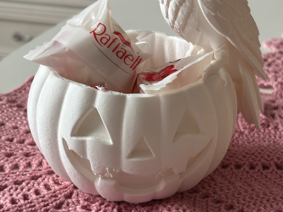 Pumpkin Candy Bowl with Raven - Halloween Bowl 3D model by Marlborke