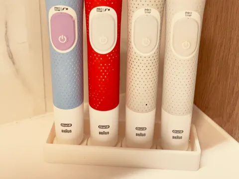 Braun/ Oral-B electric toothbrush holder