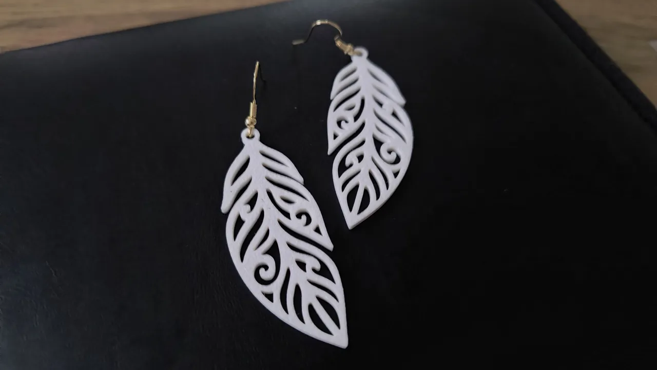 4 different elegant feather earring (free to sell) view 2