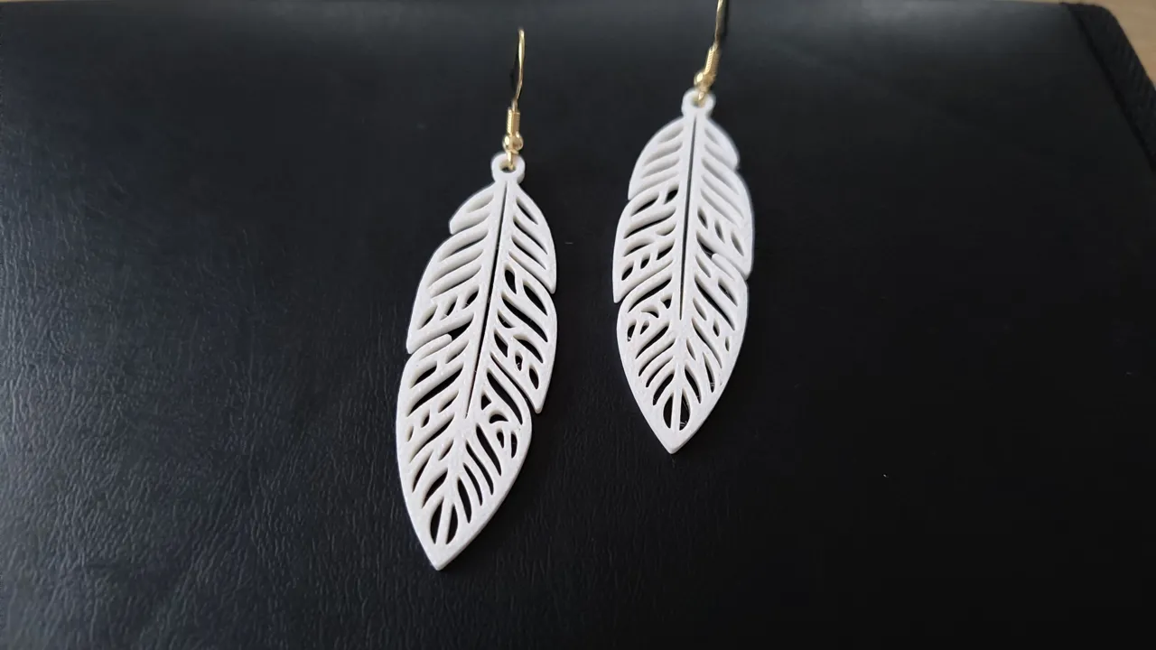 4 different elegant feather earring (free to sell) view 4