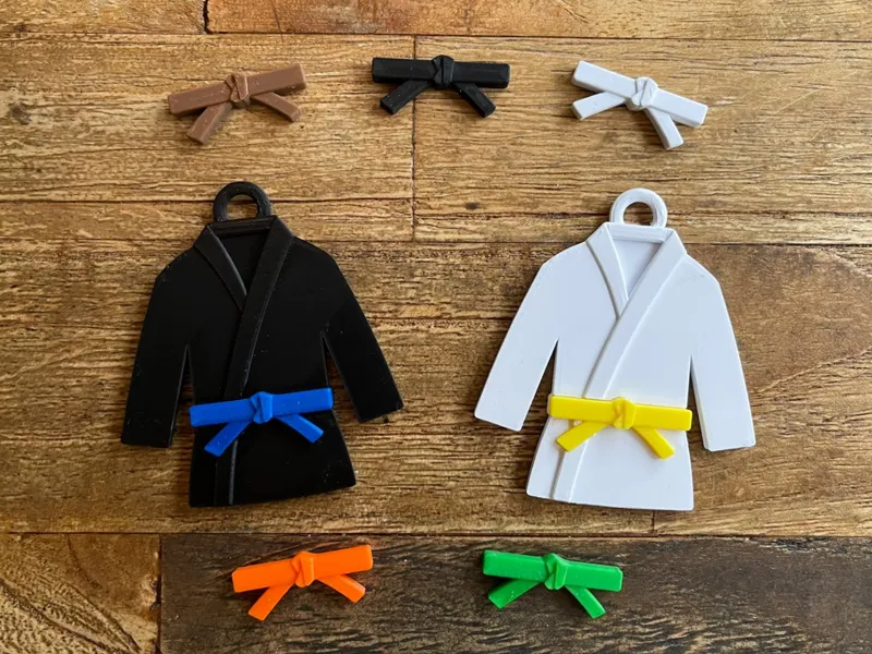 Karate gi keychain - swappable belt!