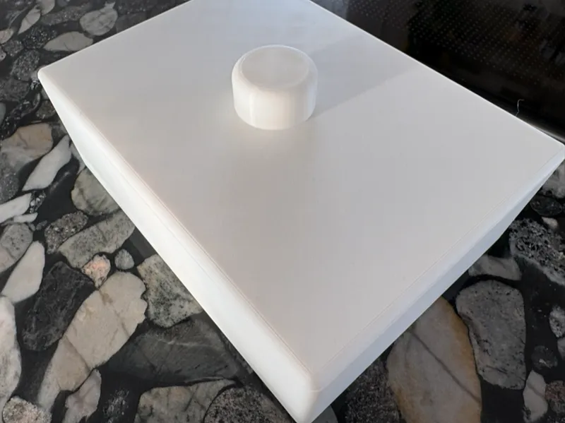 Box mit Deckel 22x16x9,5 cm