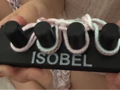 Finger knitting keeper