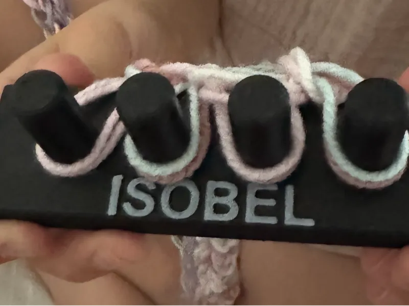 Finger knitting keeper
