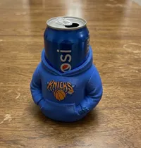 KNICK BIG LOGO CAN KOOZIE