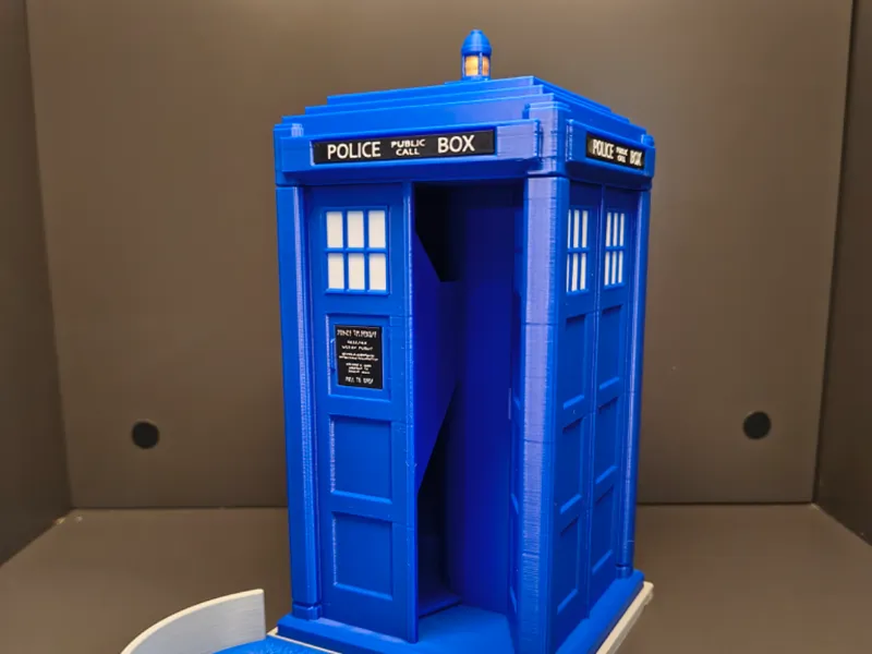 Tardis Dice Tower - Windows to scale - A1 Mini