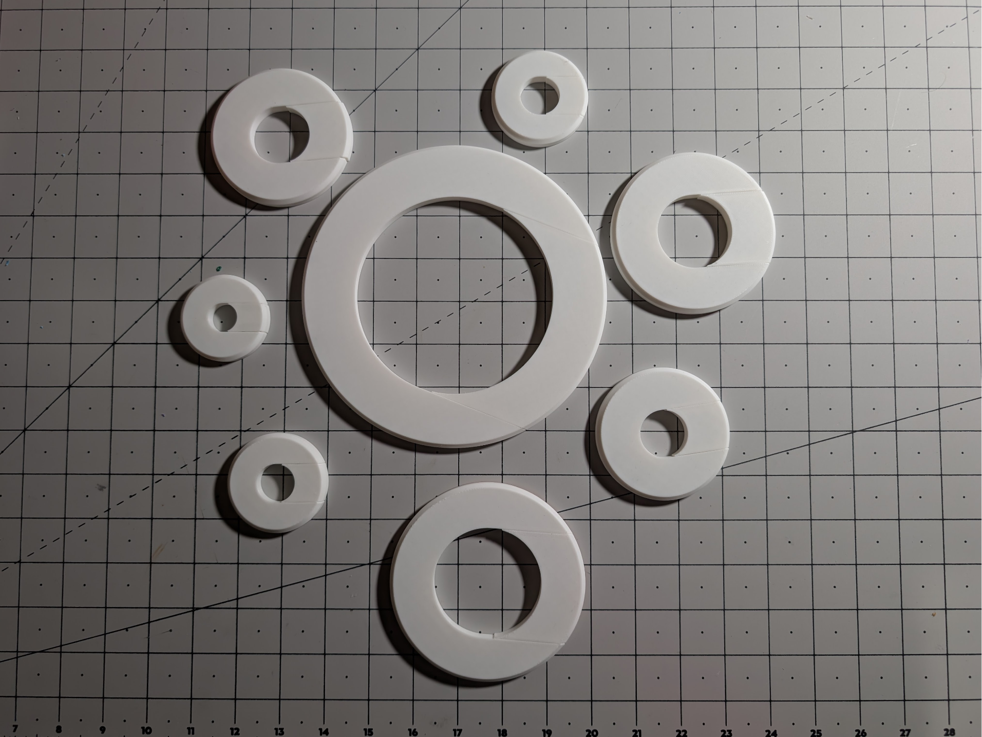 Miniatura 2 do modelo 3D Split Flange Escutcheons: Custom & Misc Sizing