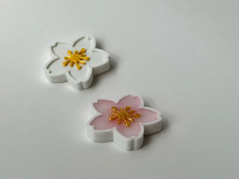 Magnetic needle holder for embroidery