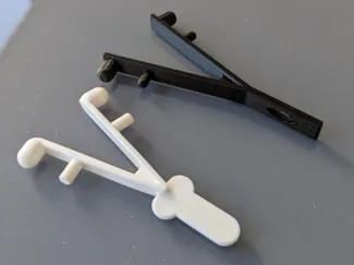 Pool pole clip