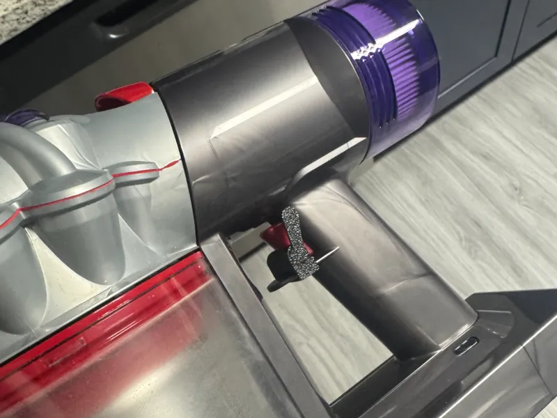 Dyson Trigger Lock with Better Locking