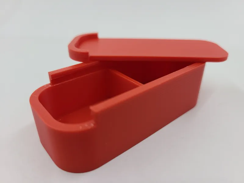 Boîte compacte avec couvercle