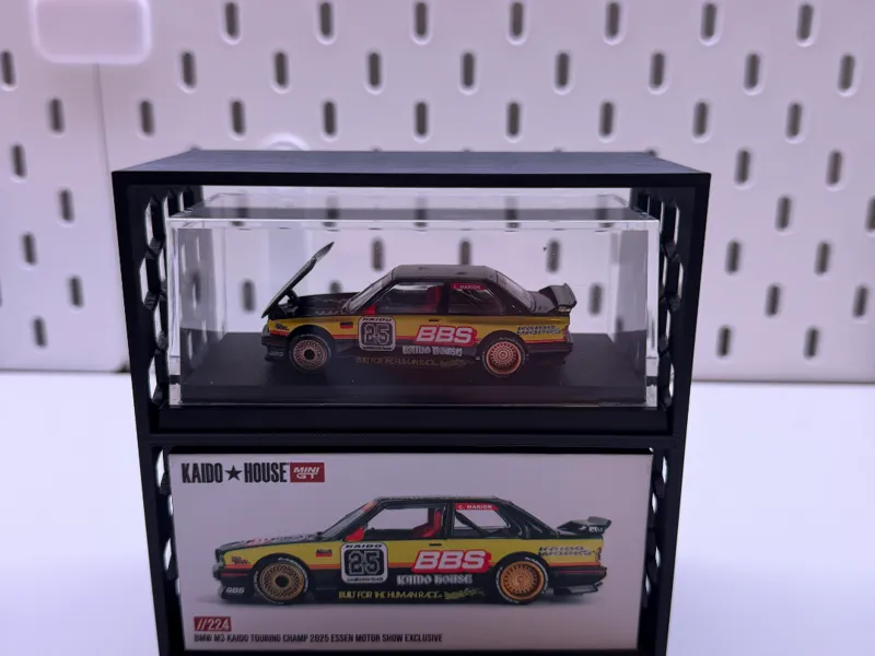Displayständer für 1/64 Modelle