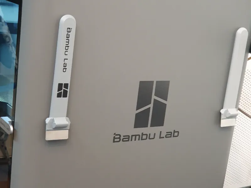 Bambu Scraper | flush text and magnets integration