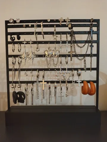 Earring holder V2 view 4