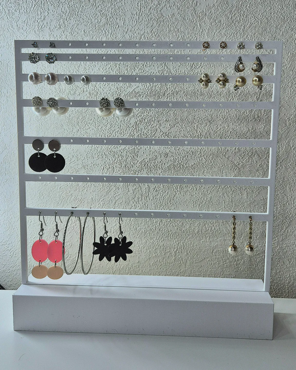 Earring holder V2 view 2