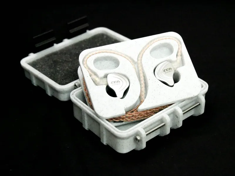 In Ear Rugged Box