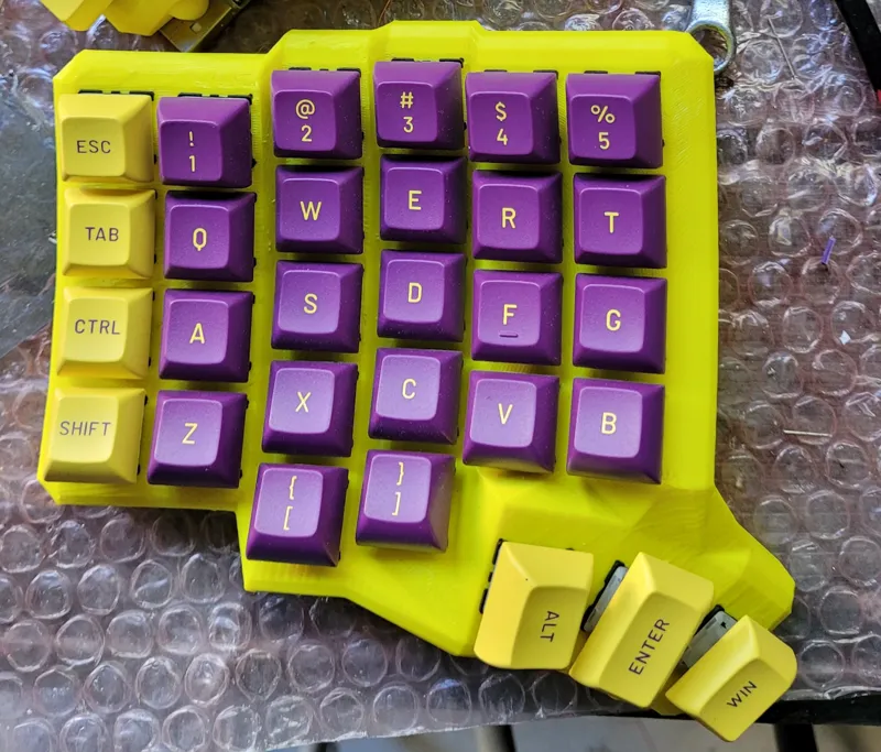 Dactyl Manuform 5x6 with minidox thumb cluster