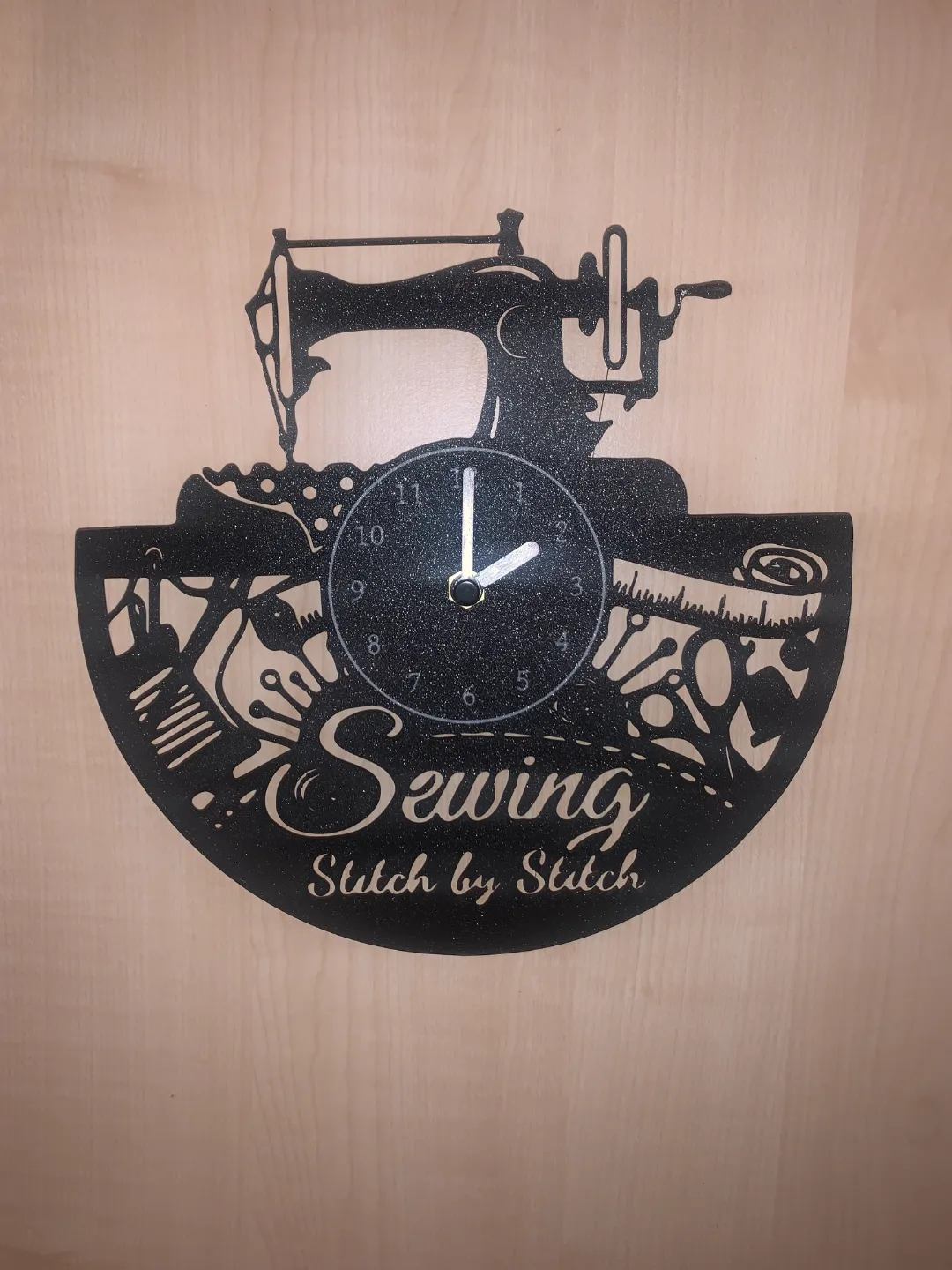 Nähmaschinen Uhr Sewing Machine Clock - Free 3D Print Model - MakerWorld