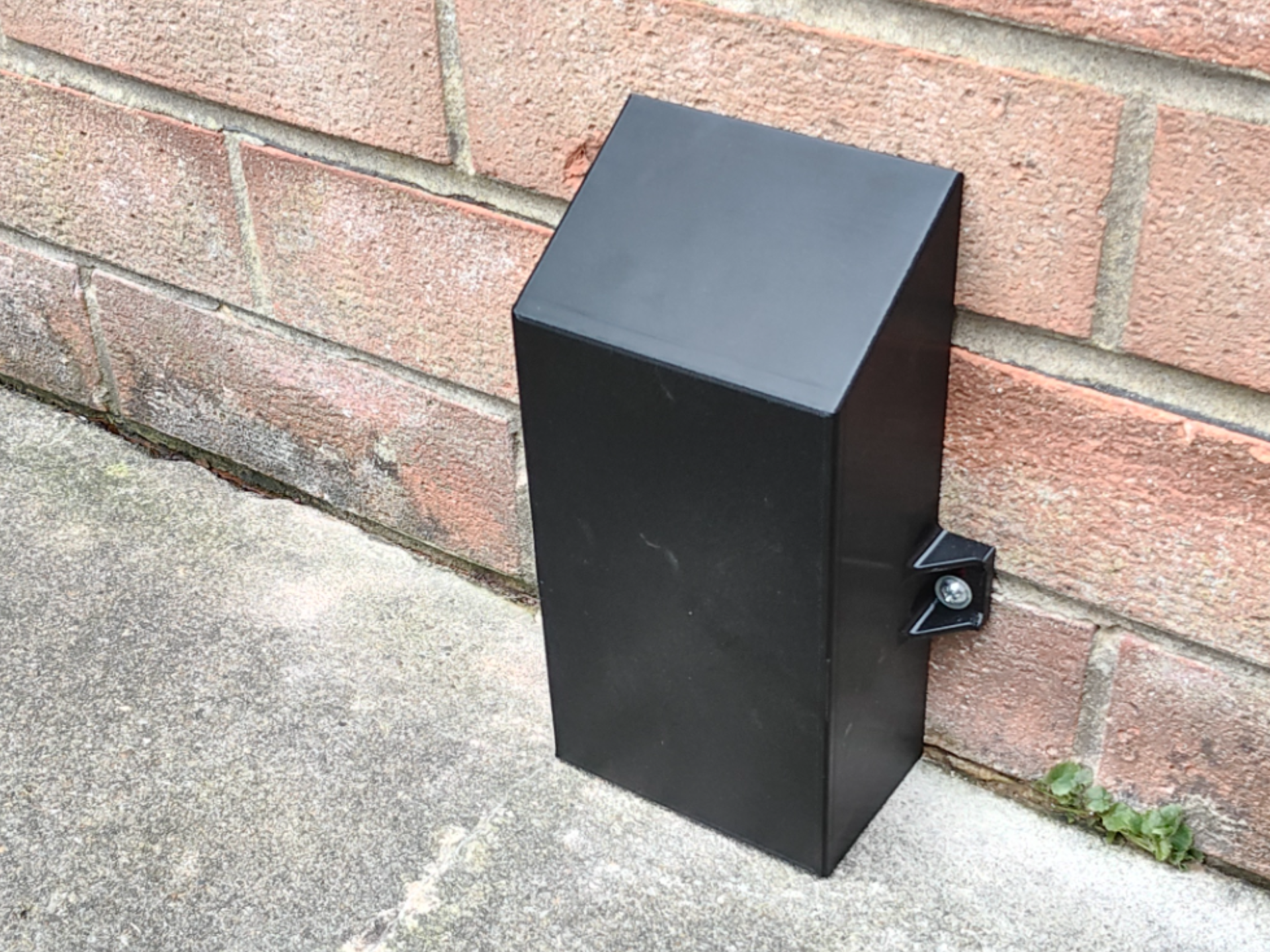 Wall mounted pipe protection casing