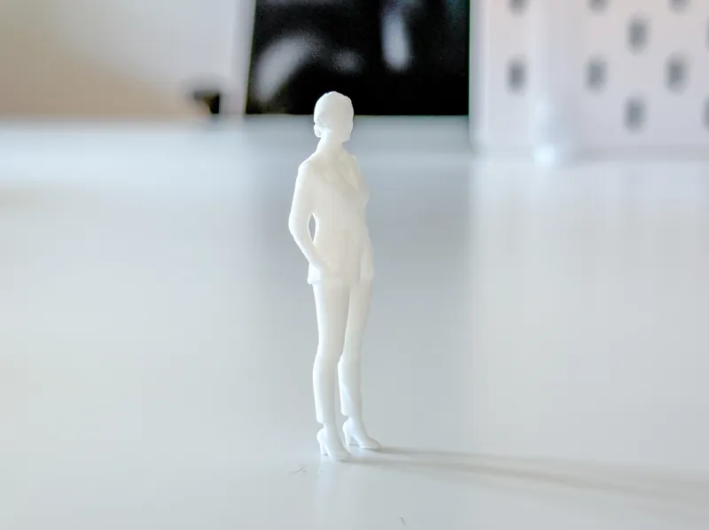 Miniature Business Woman for your Diorama