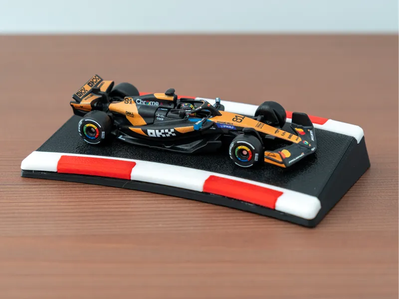 Racetrack Inspired Stand for 1:64 F1 Car (No AMS)