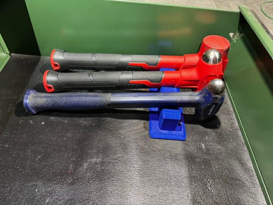 Hammer stand for toolbox drawer