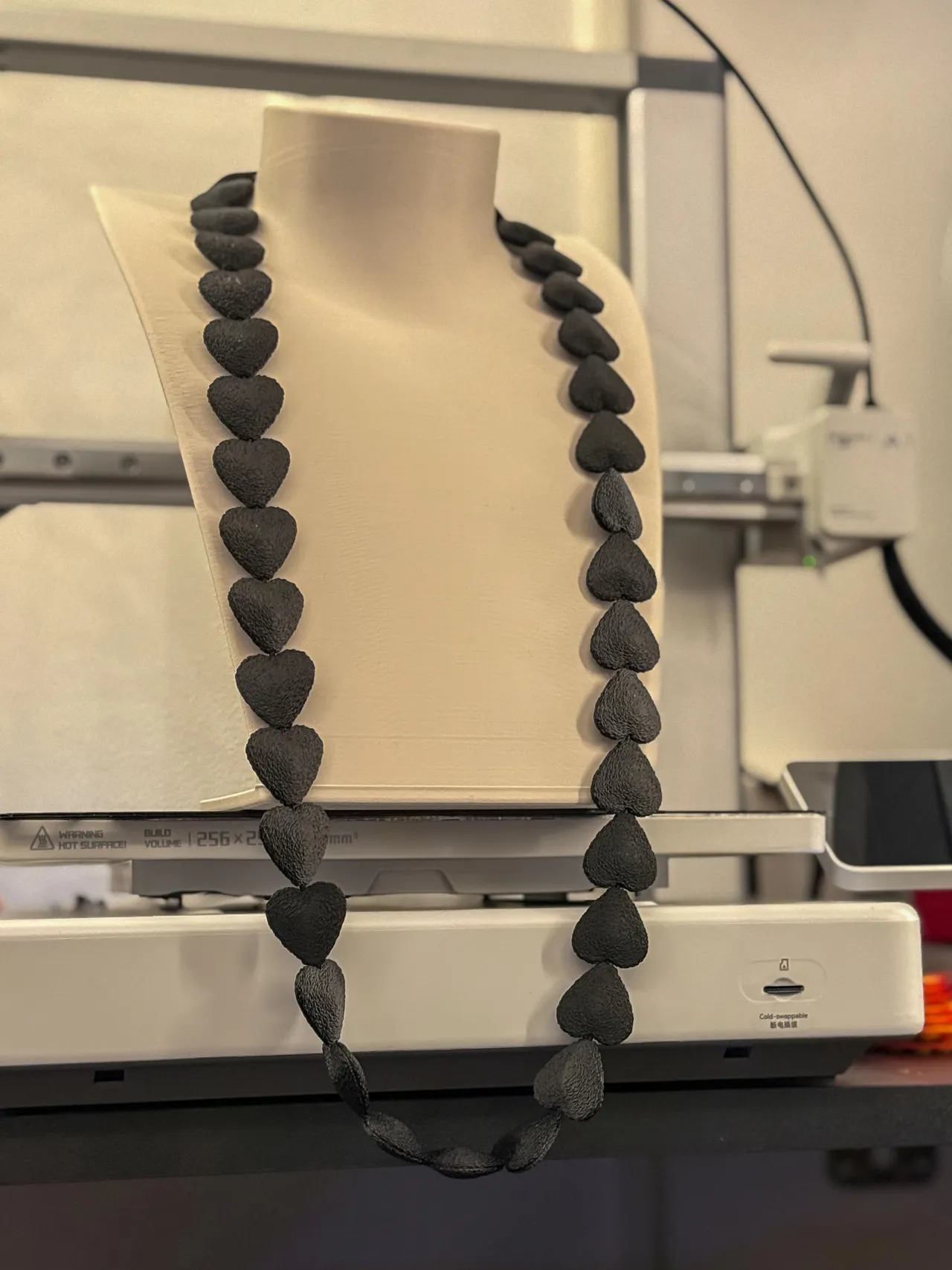3D Hearts - Necklace & Earrings Set view 4
