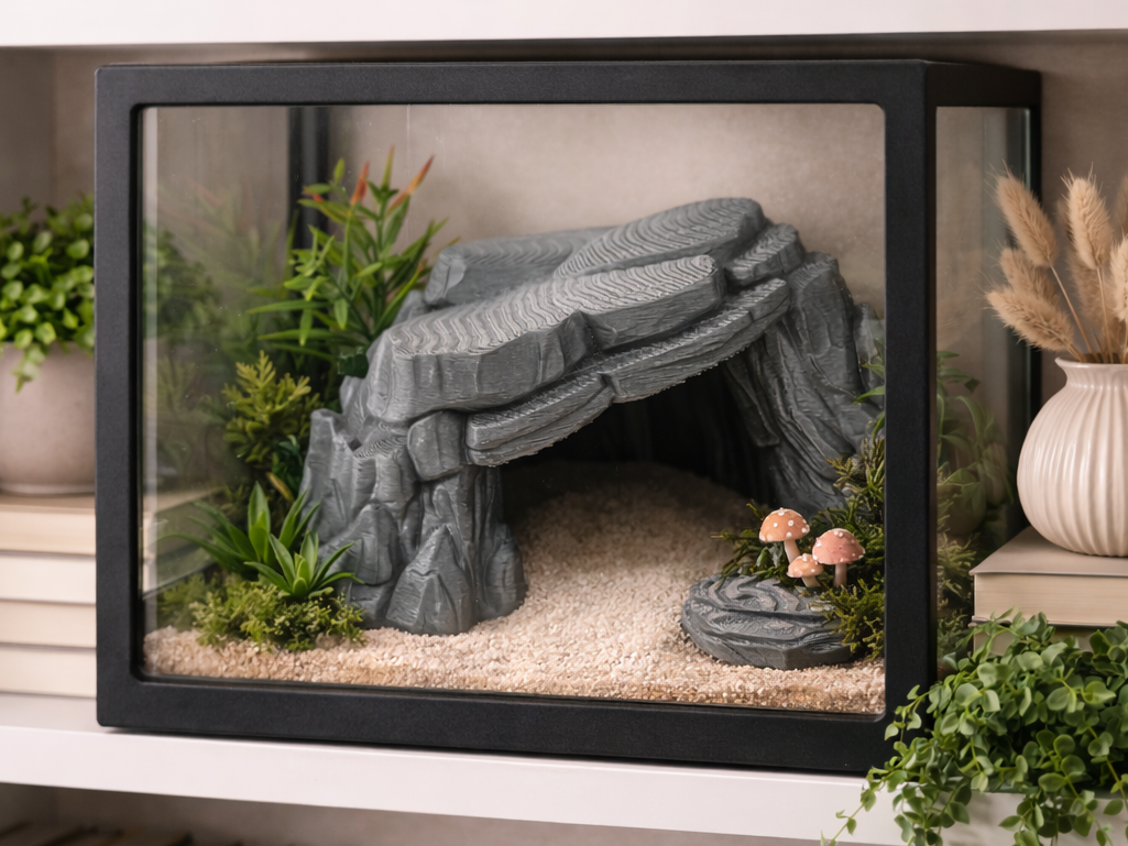 Layered Rock Arch Hide – Natural Stone Tunnel