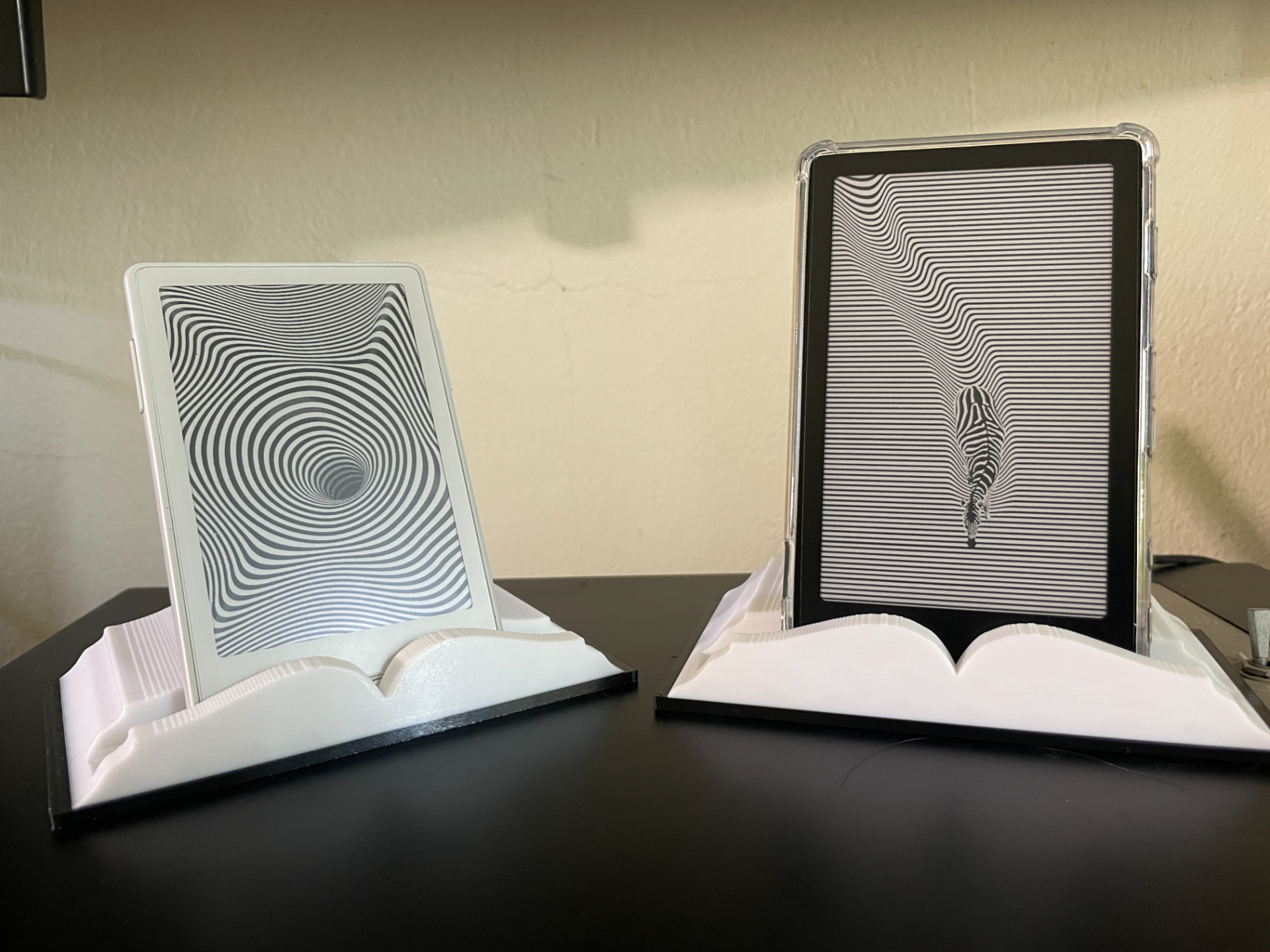 Xteink bookshaped stand