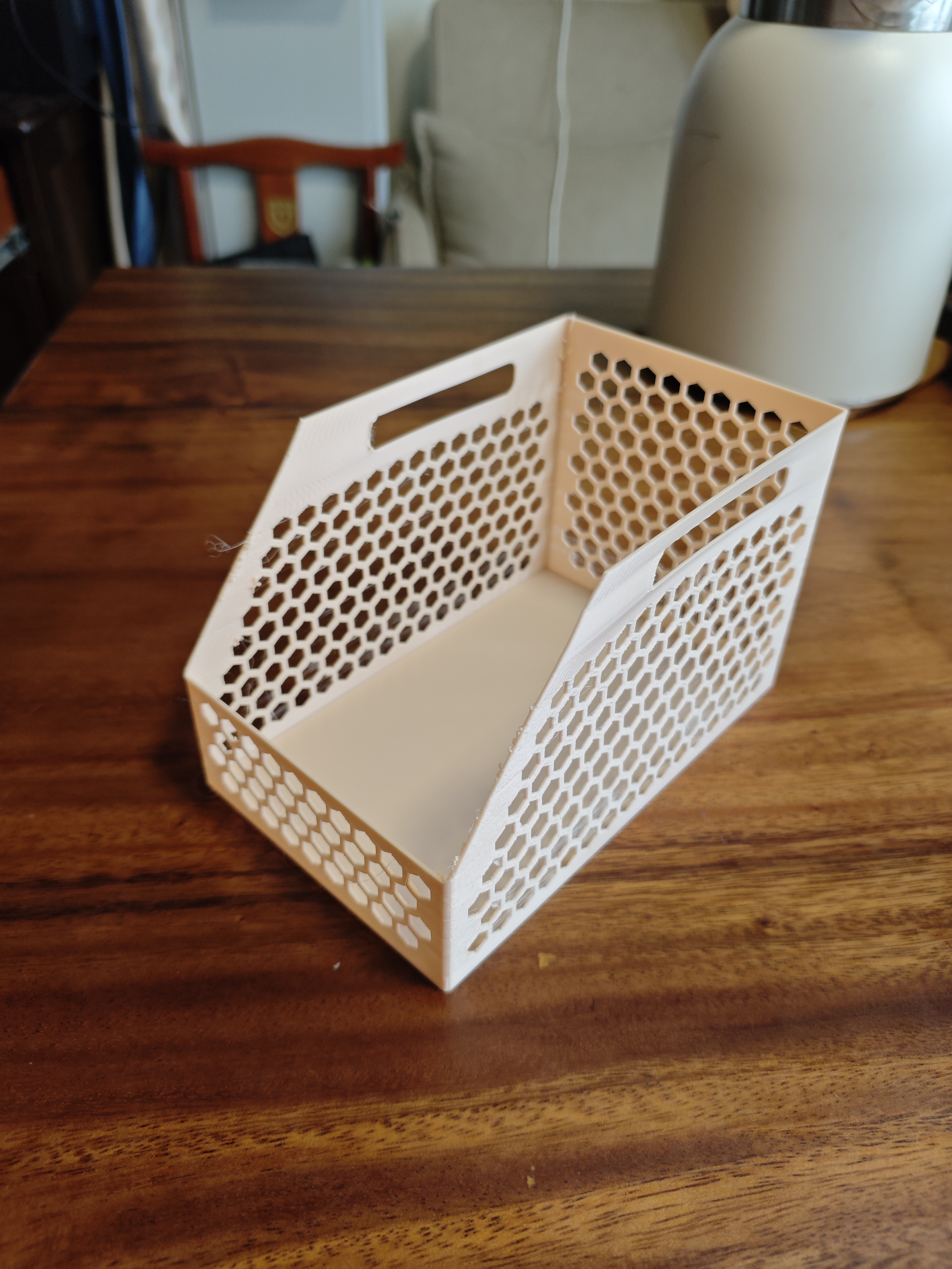 Miniatura 2 do modelo 3D 省料蜂窝镂空 竖 懒角落橱柜收纳盒直角长方形厨房桌面整理盒子杂物零食收纳储物筐 3款尺寸
