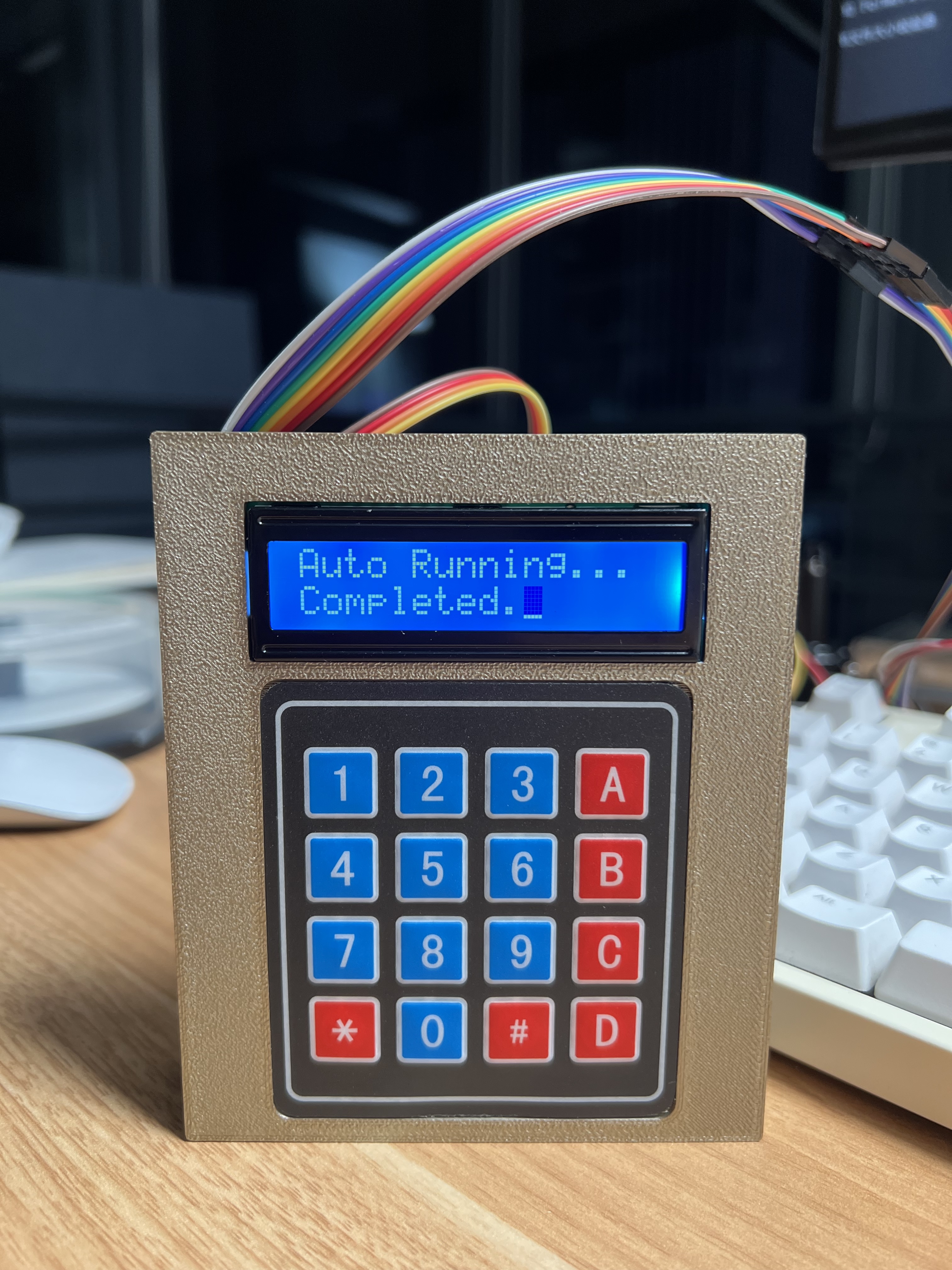 Miniatura 1 do modelo 3D arduino键盘与LCD1602屏幕控制器