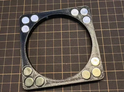 Reinforced side fixation for screen windows