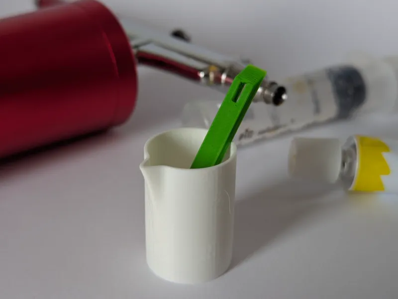 Paint Diluting Bucket with Spatula