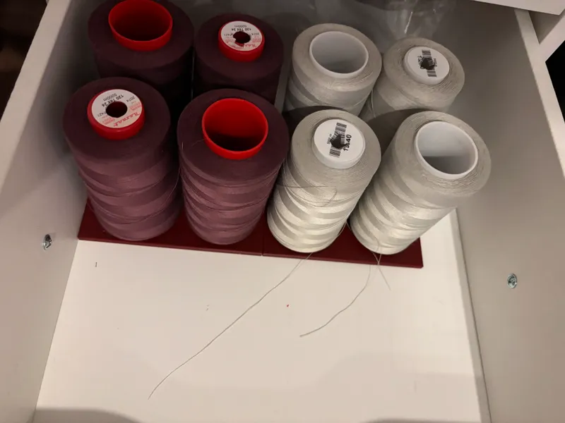 Overlock Garnrollenhalter 5000m Konen "Ikea Alex"