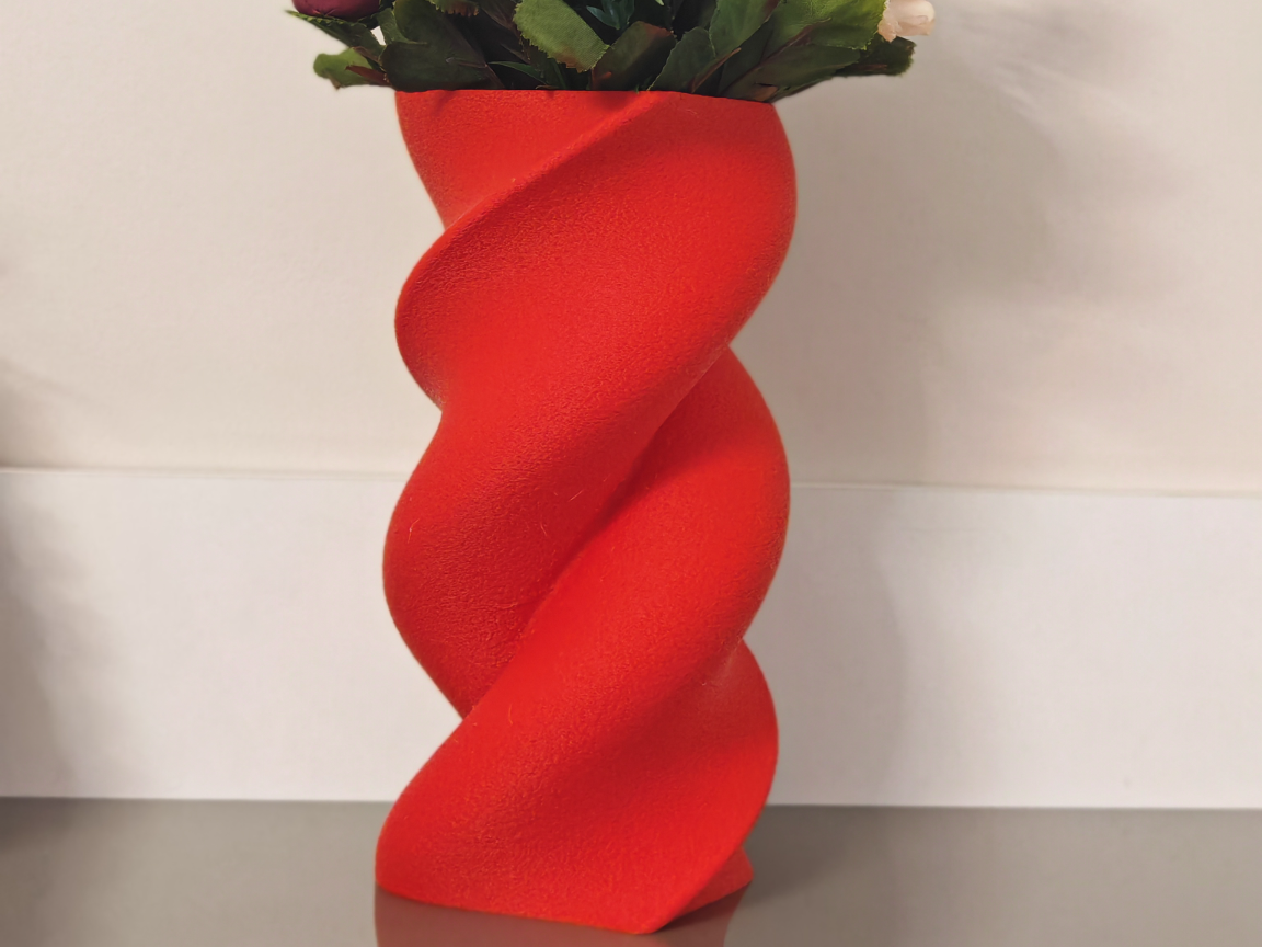 Twisted Modern Vase – Minimal Spiral Flower Vase