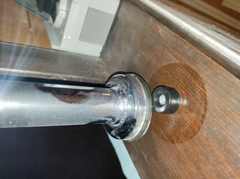Middoor liftbar pin