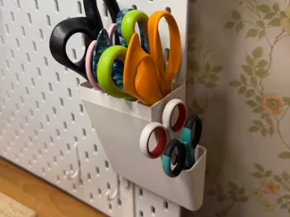 Scissors holder for SKÅDIS Pegboard