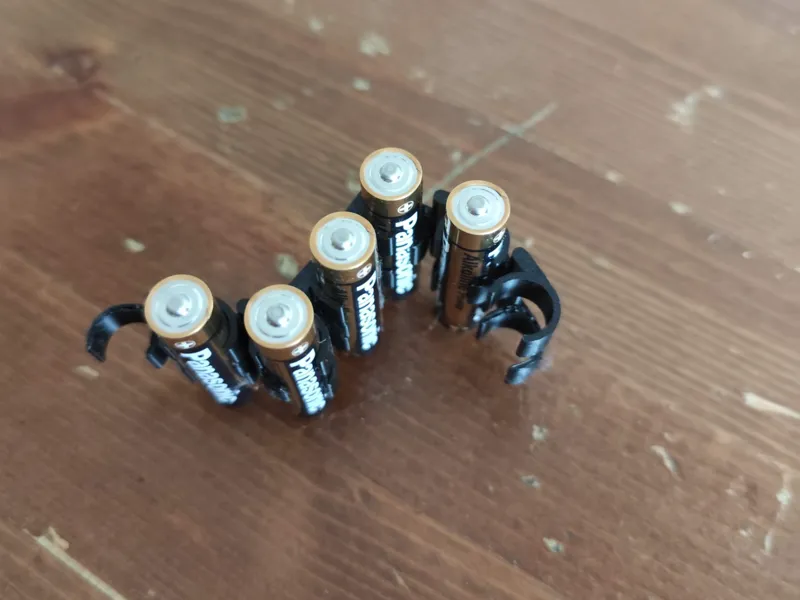 AAA BATTERY CHAIN "BULLET CHAIN STYLE"