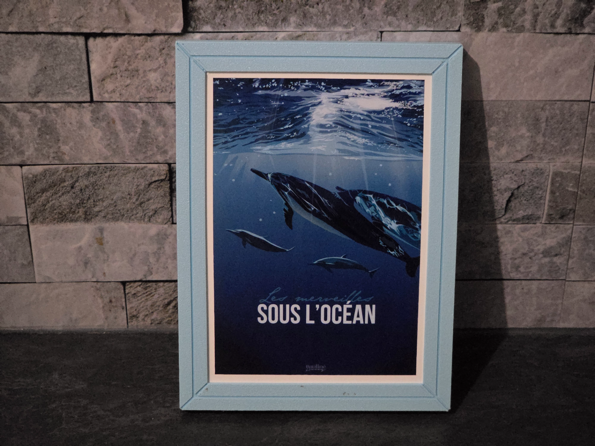Customizable photo/postcard frame