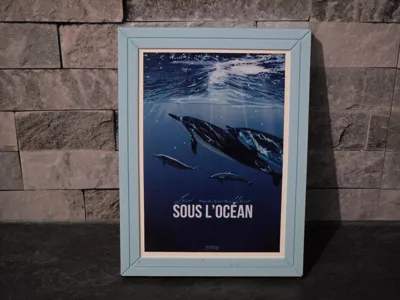 Customizable photo/postcard frame