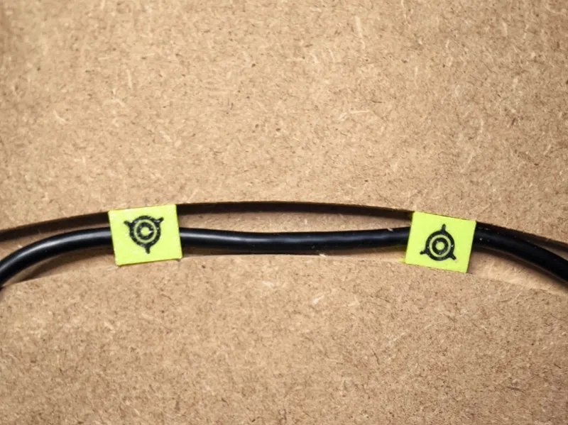 Cable guide clips for the autodarts backboard