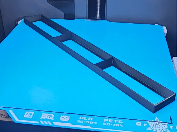 Minimalistic Frame for Cat Scratch Strips