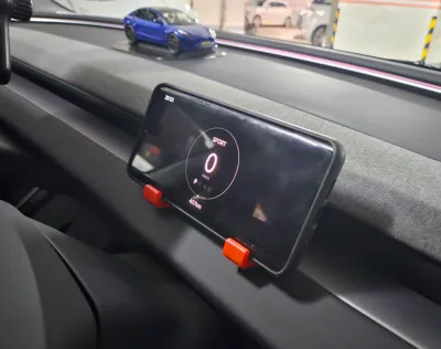 Tesla Model 3 Highland (2024) phone holder (AC)
