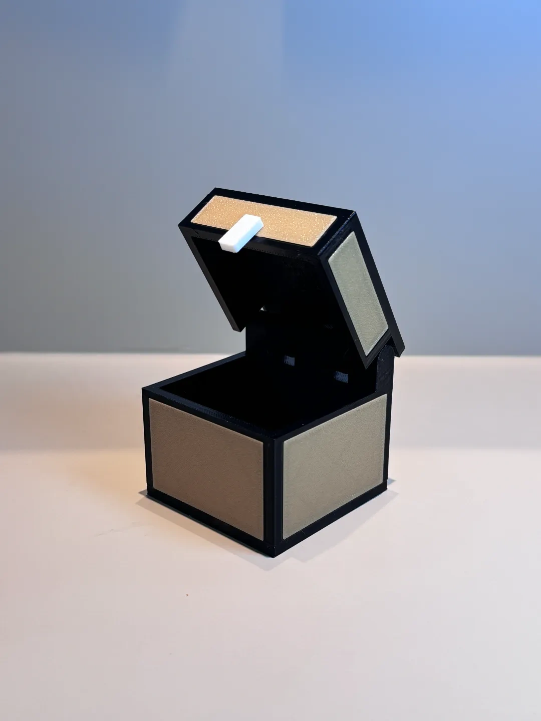 Miniatura 1 do modelo 3D MC 我的世界箱子（多色拼装）