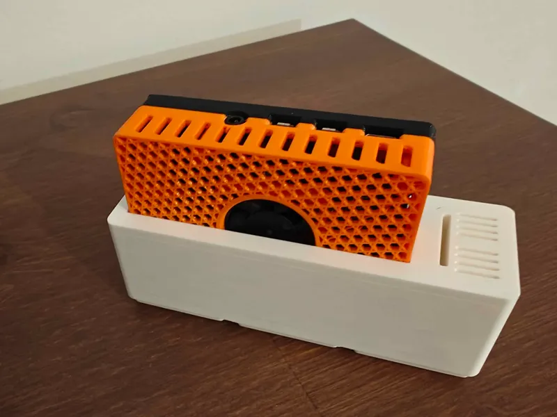 Gridfinity Raspberry Pi 4B Case + microSD Holder