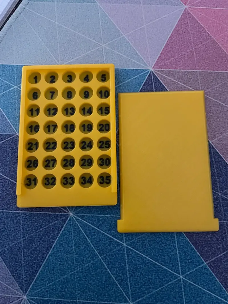 DSC crucible holder with numbered cavities, multicolor version
