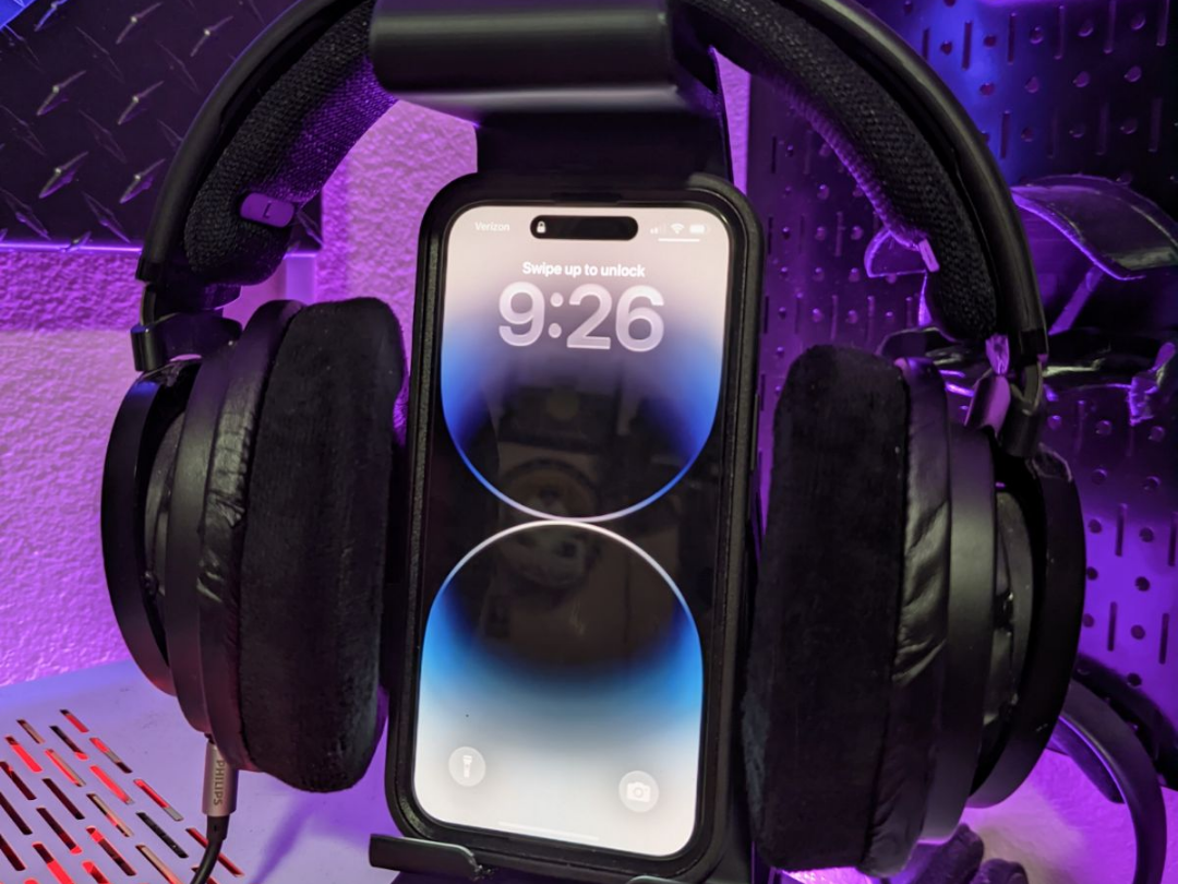 The NEW Best Headset Phone Stand